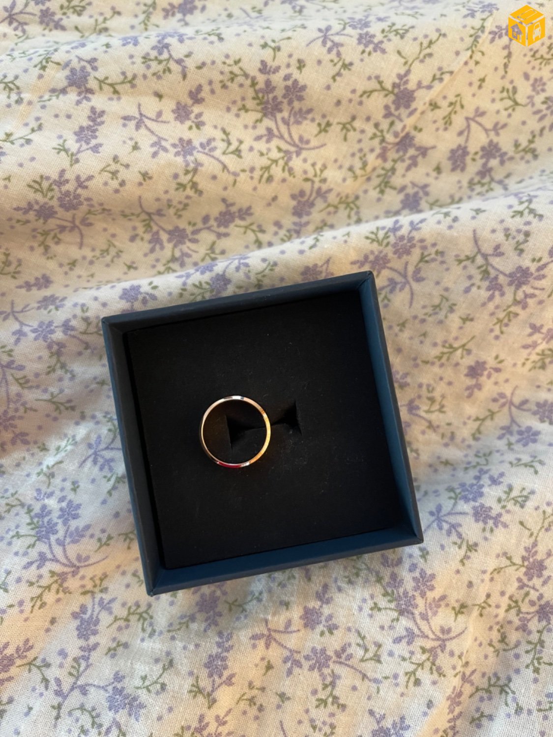 Өмсөхгүй хадаглаад байгаа болхоор хэрэгтэй хүнд нь 😌