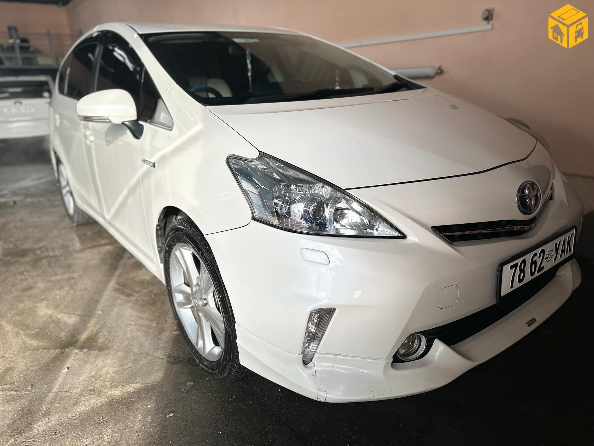 Toyota Prius 40. 41
