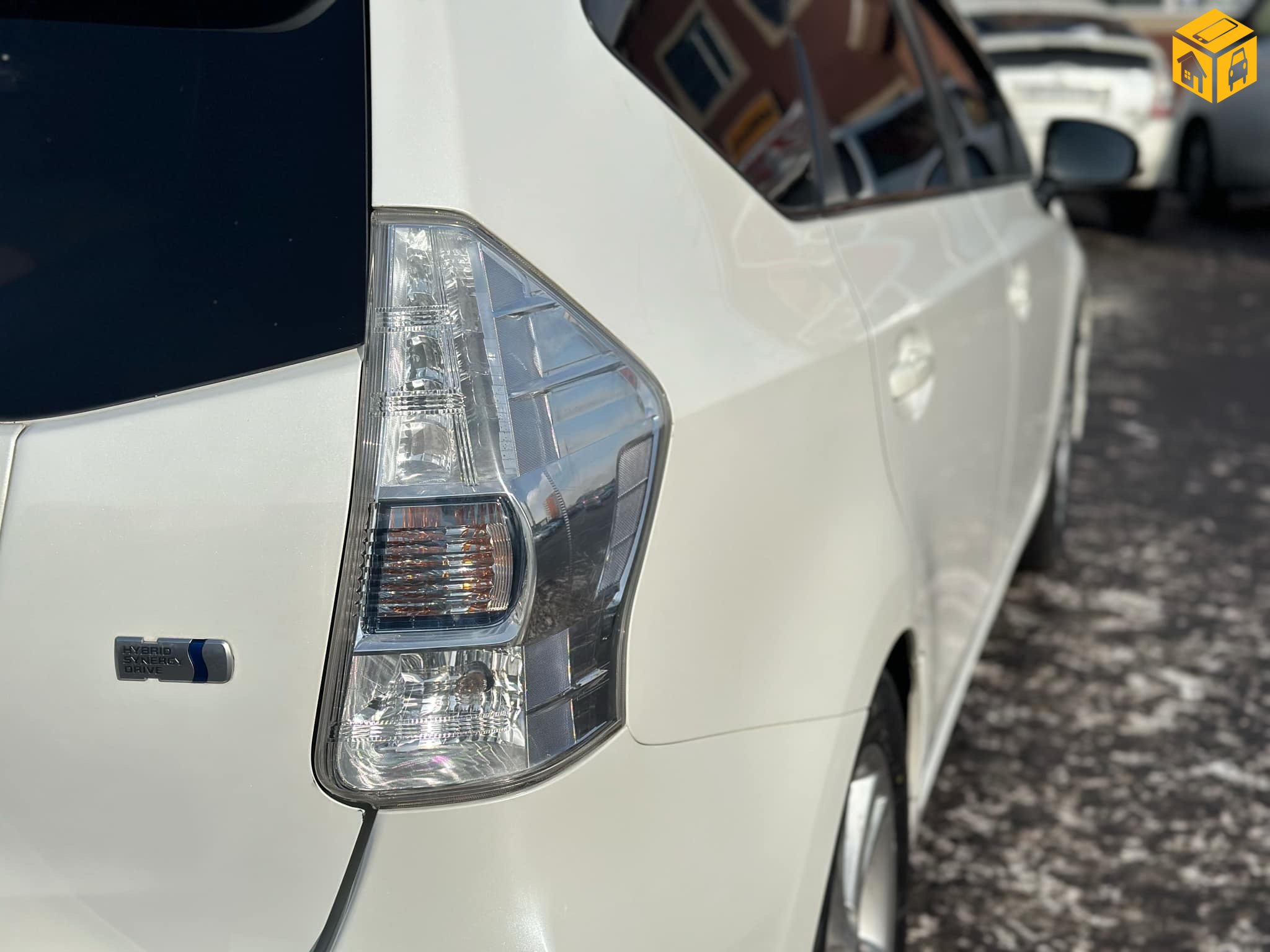 Toyota Prius 40. 41