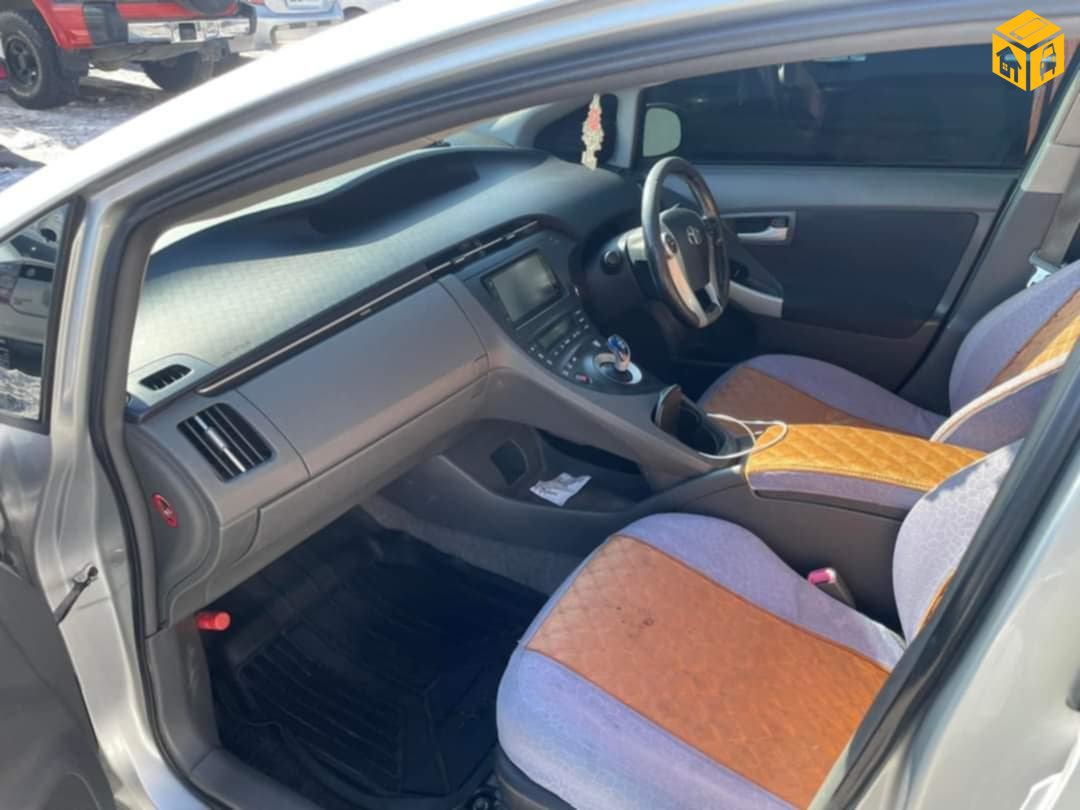 Toyota Prius 30