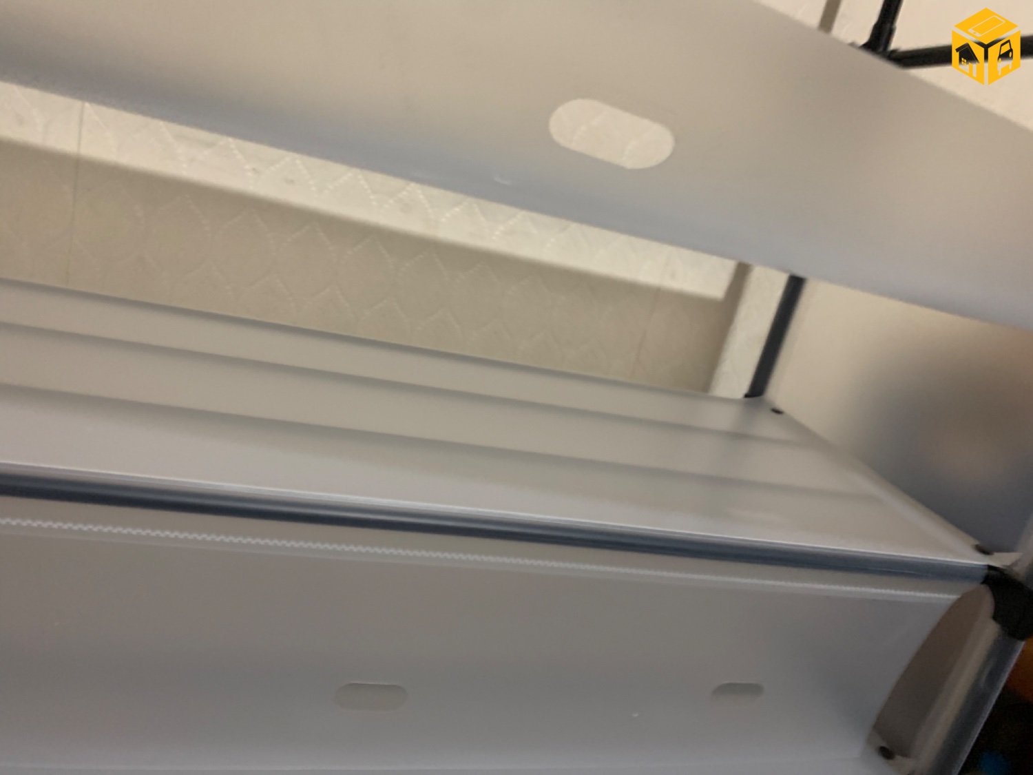 Өлгүүртэй төмөр гутлын тавиур