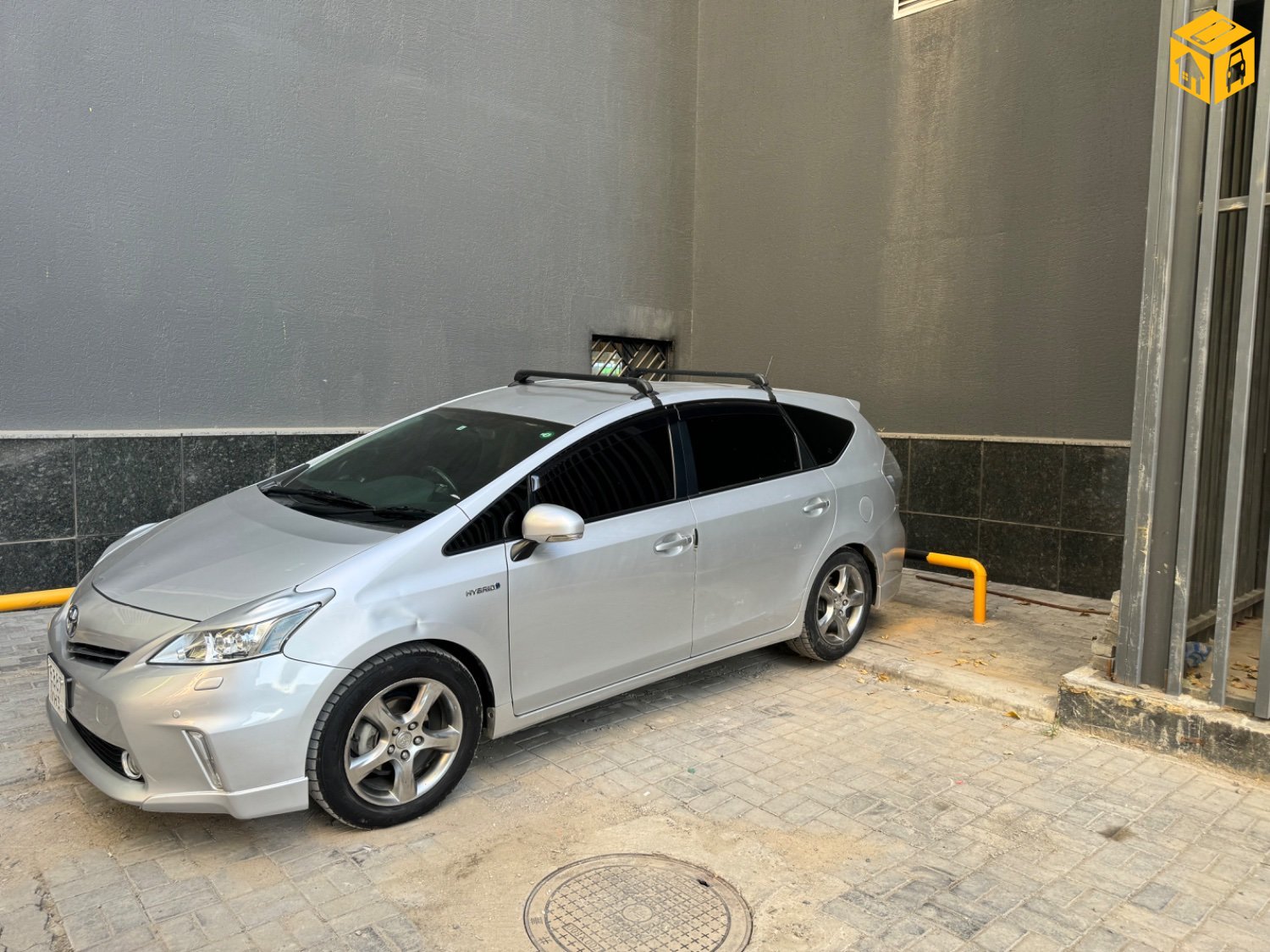 Toyota Prius 40. 41