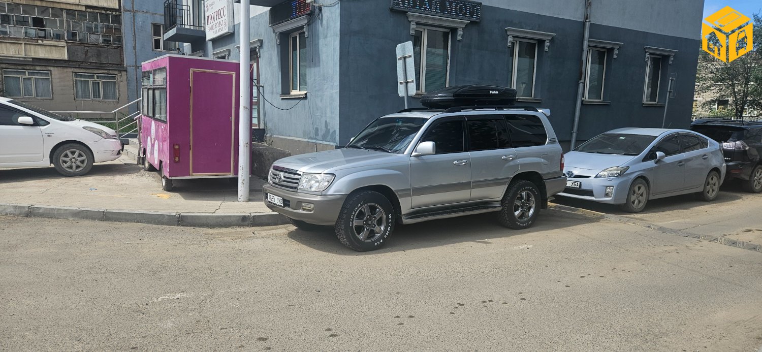 Toyota Landcruiser 100