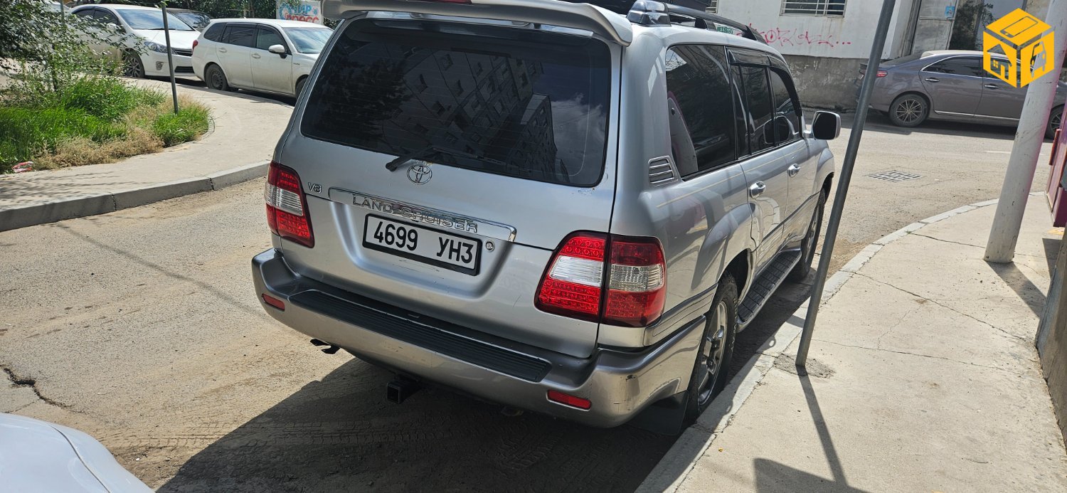 Toyota Landcruiser 100