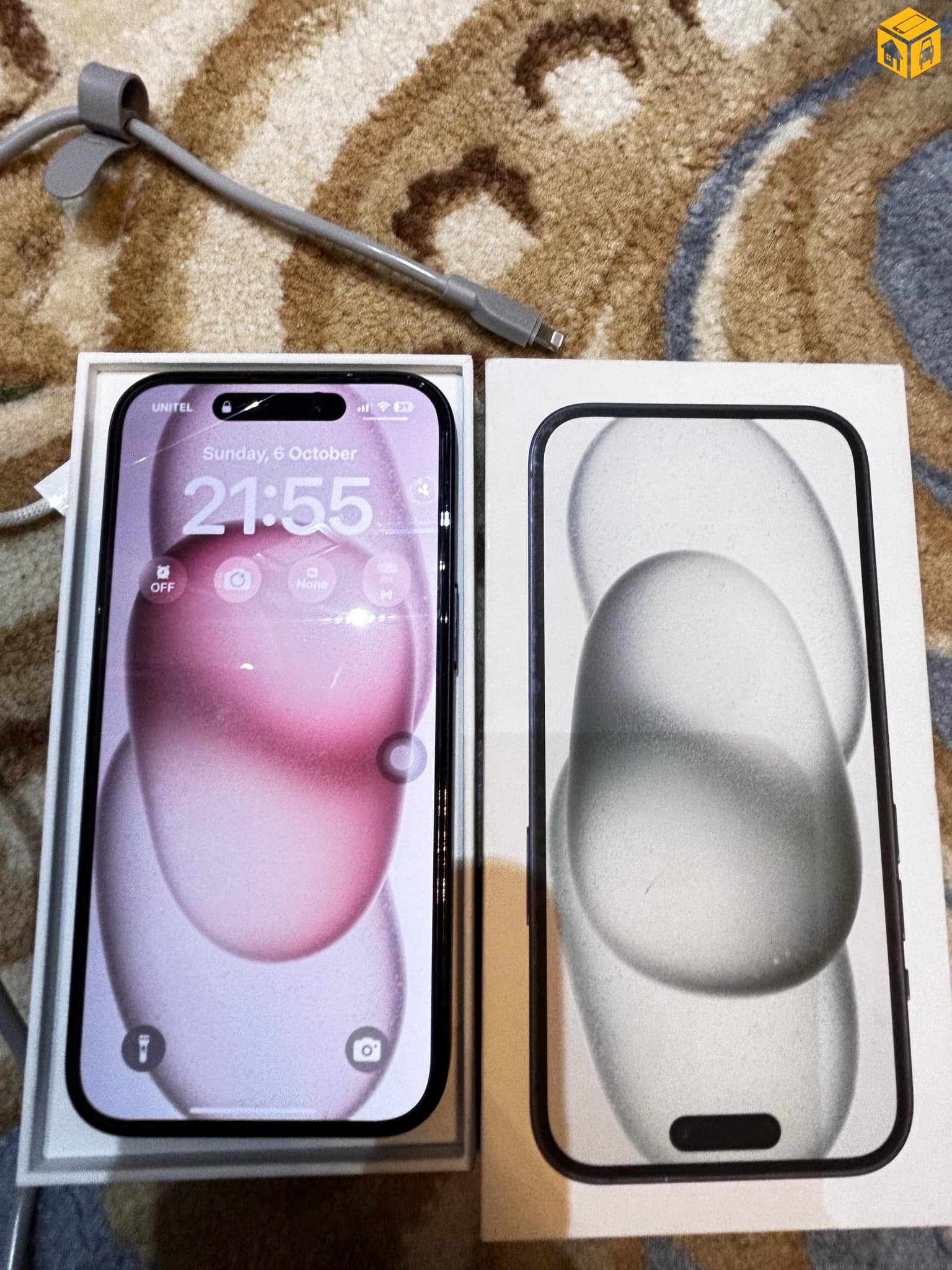 Iphone 15 энгийн Бариад удаагүй ямар ч асуудалгүй өөр утсаар сольж болно зөрүү өгч болно