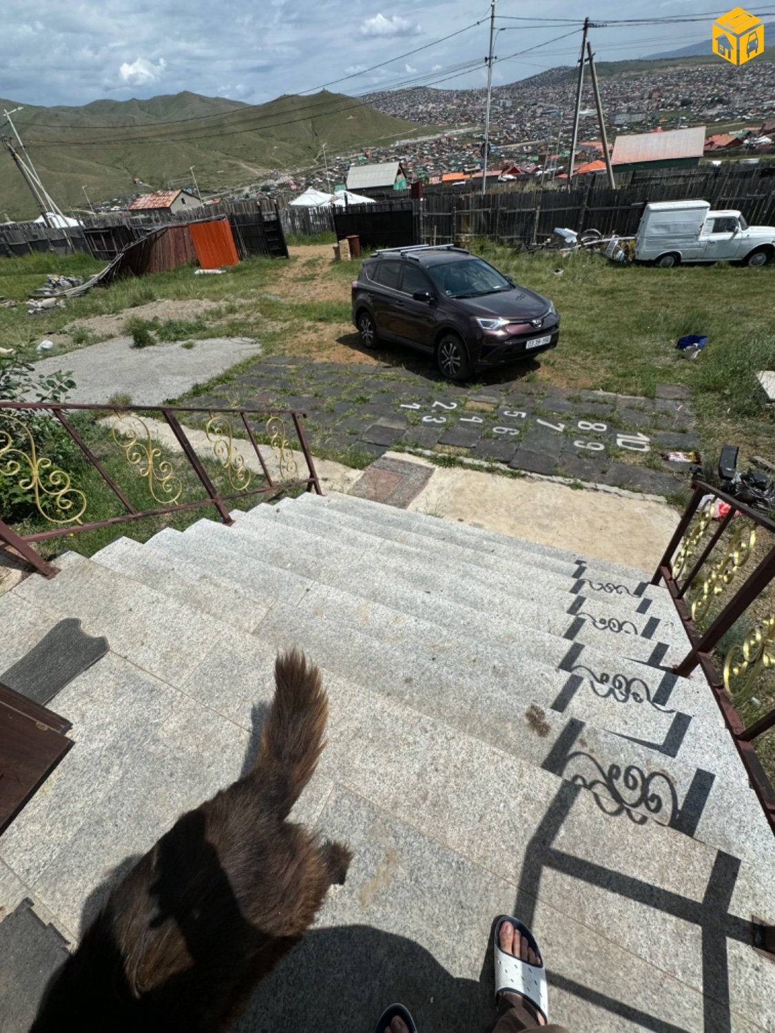 Үл хөдлөх зарна Хашаа байшин