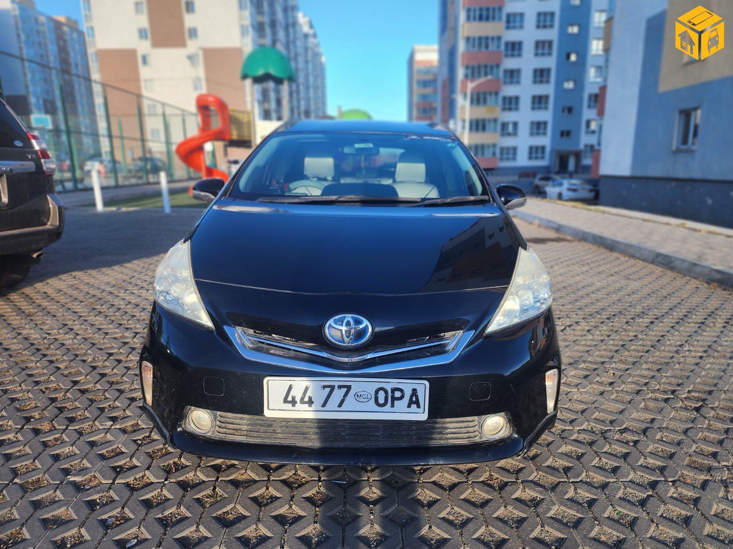 Toyota Prius 40. 41
