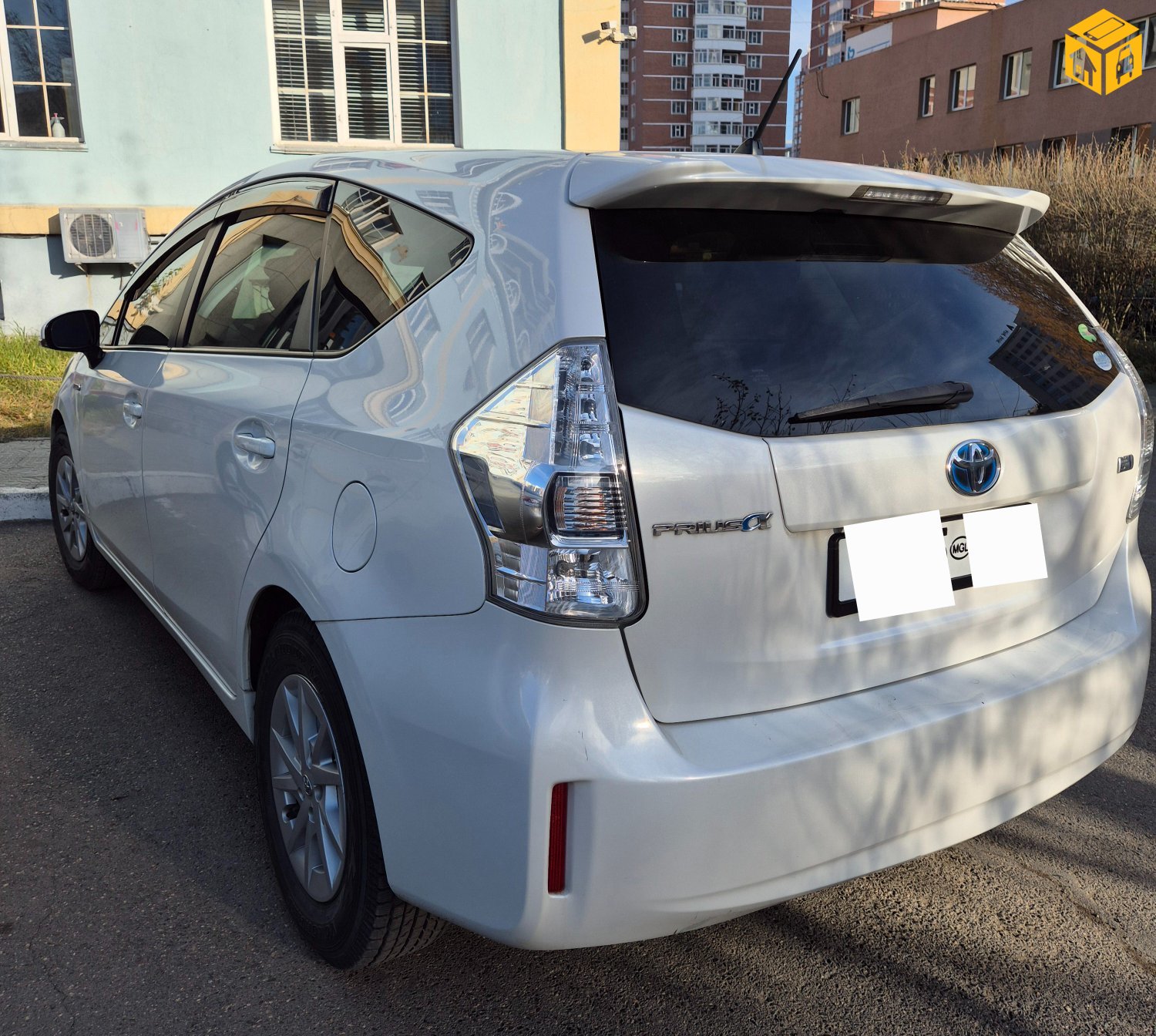 Toyota Prius 40. 41
