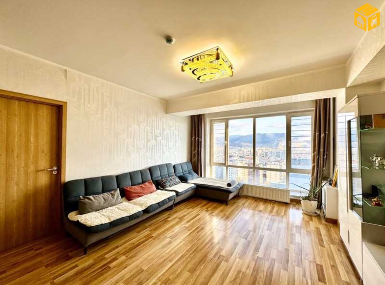 Орон сууц 3 өрөө