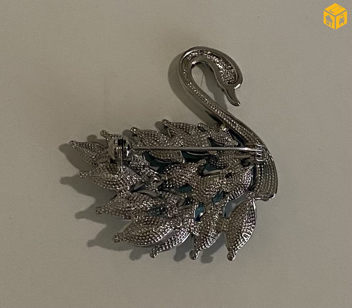 Энгэрийн зүүлт. Болор