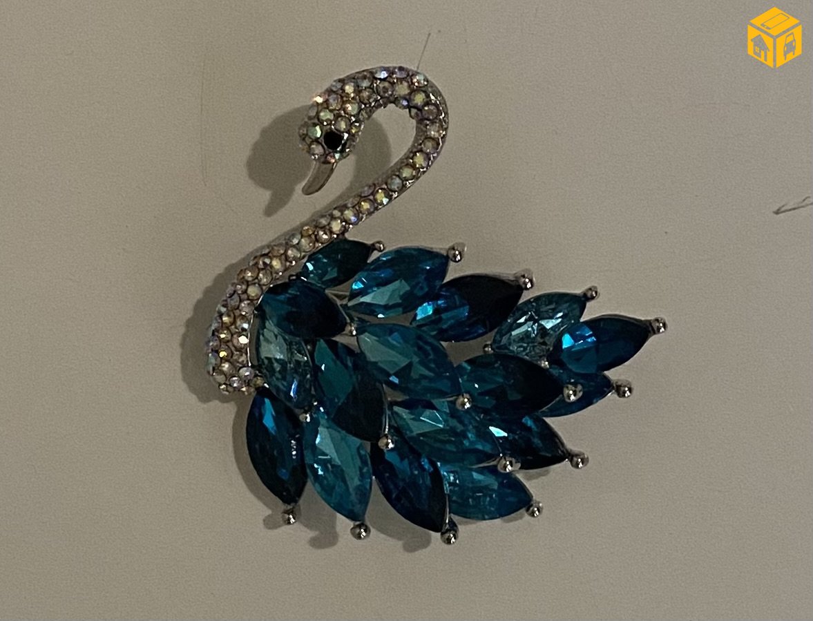 Энгэрийн зүүлт. Болор