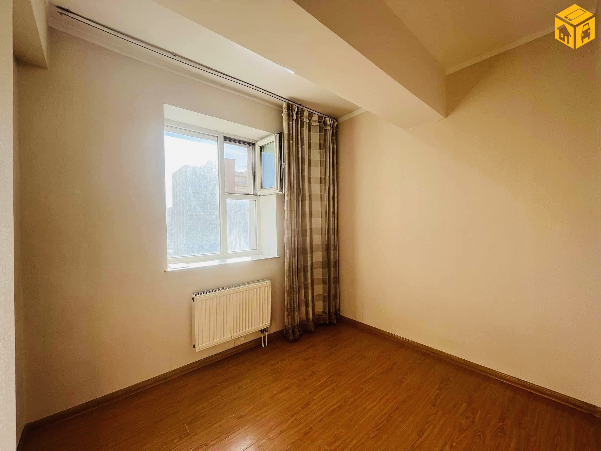 Орон сууц 2 өрөө