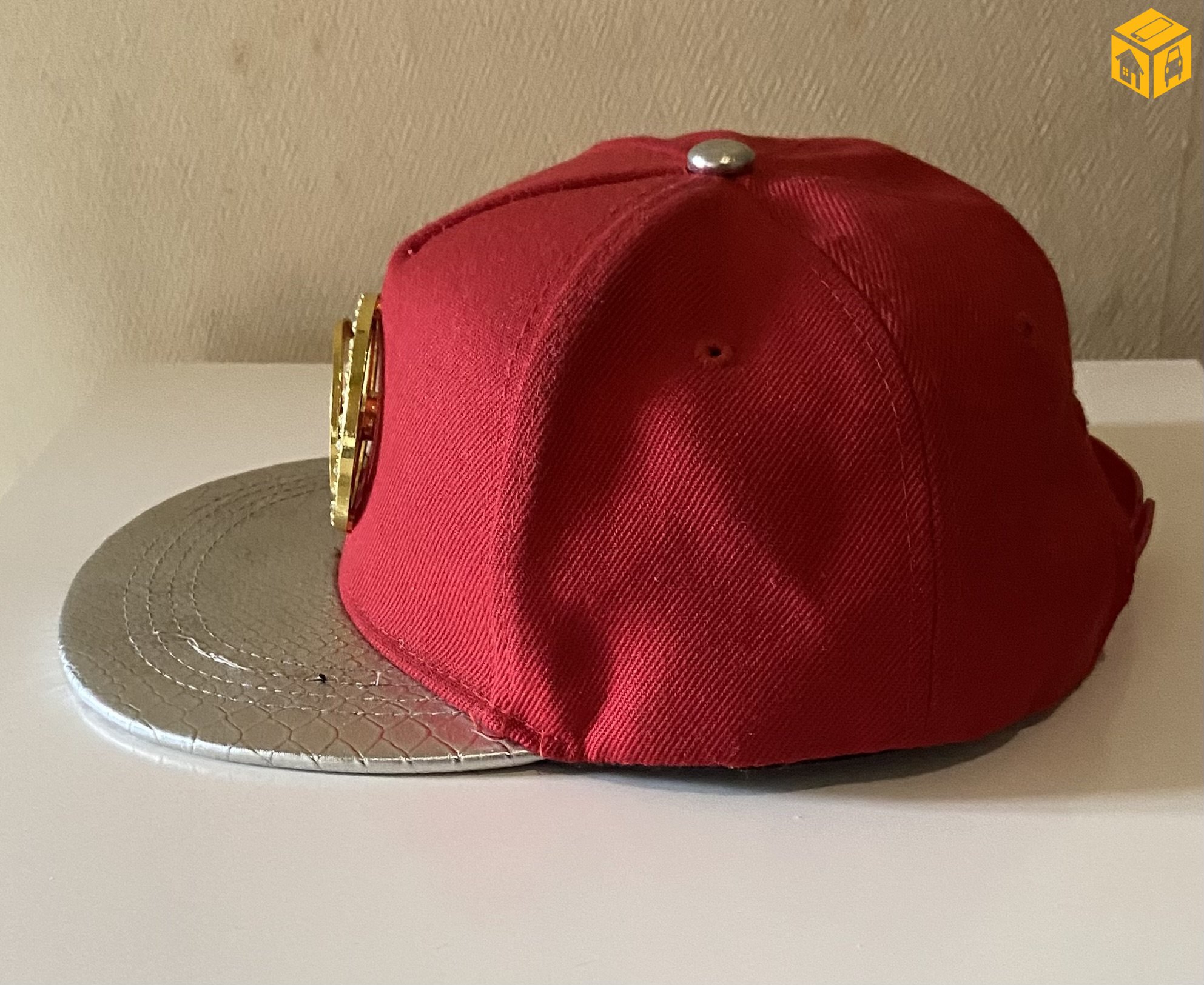 Саравчтай малгай.