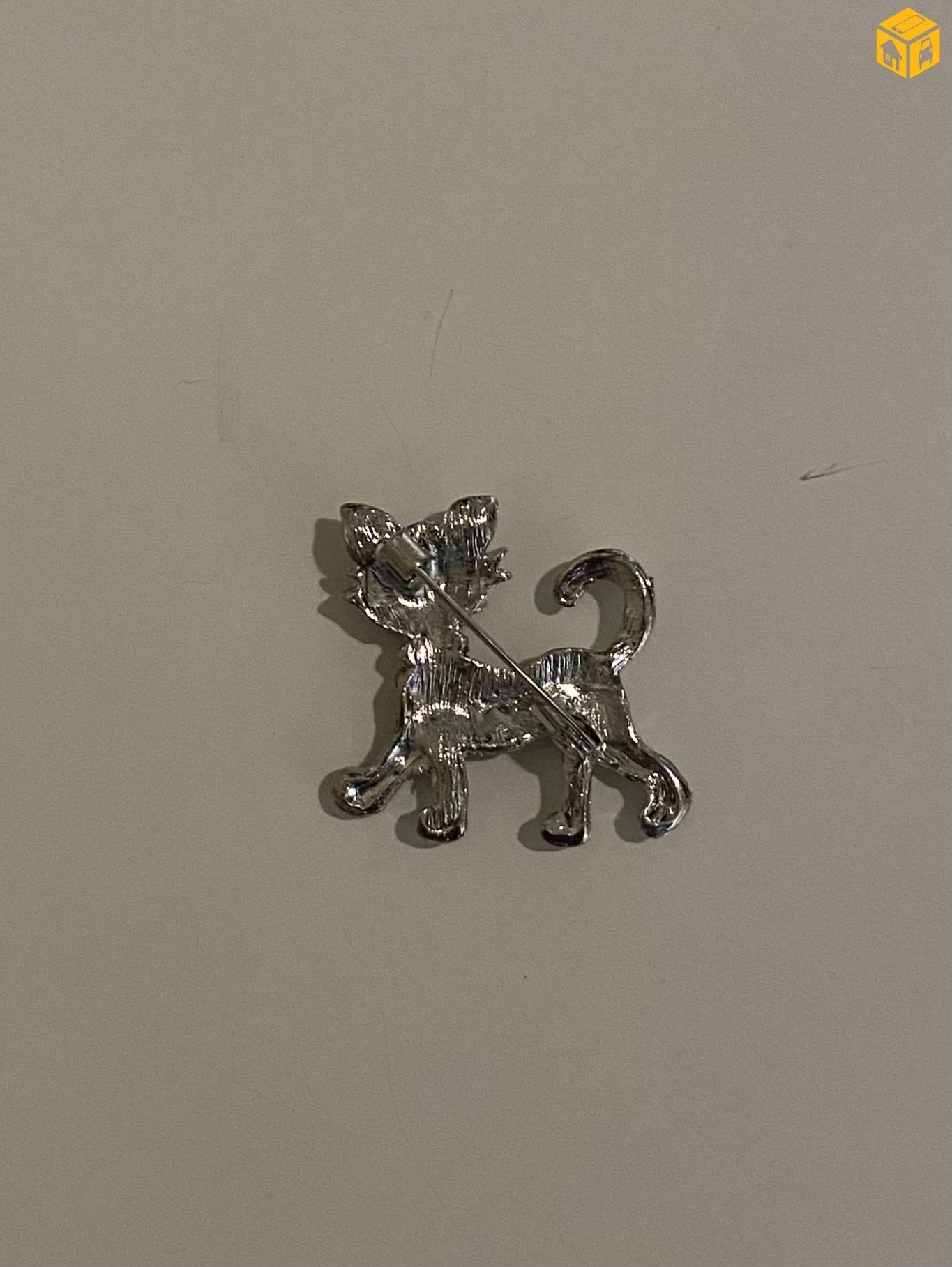 Энгэрийн зүүлт. Болор