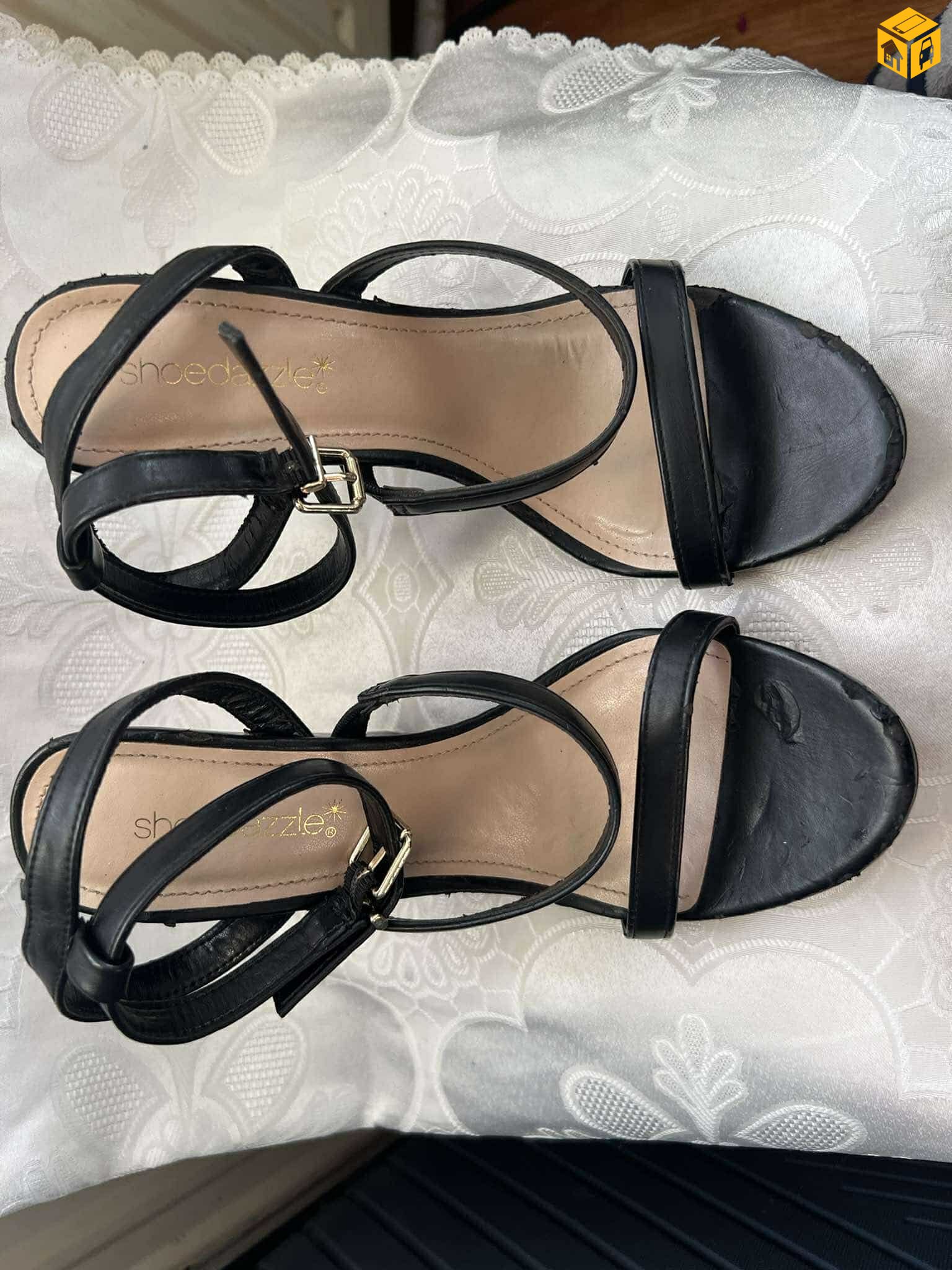 өсгийтэй гутал