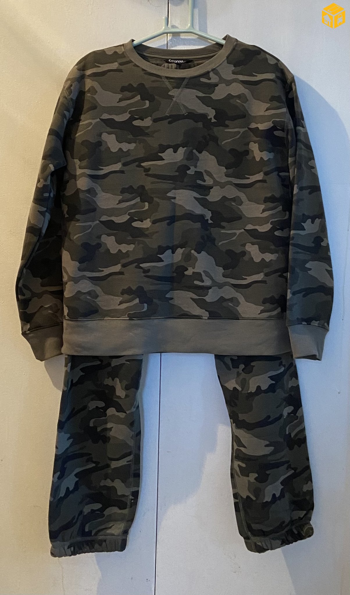 Цамц, өмд. George.