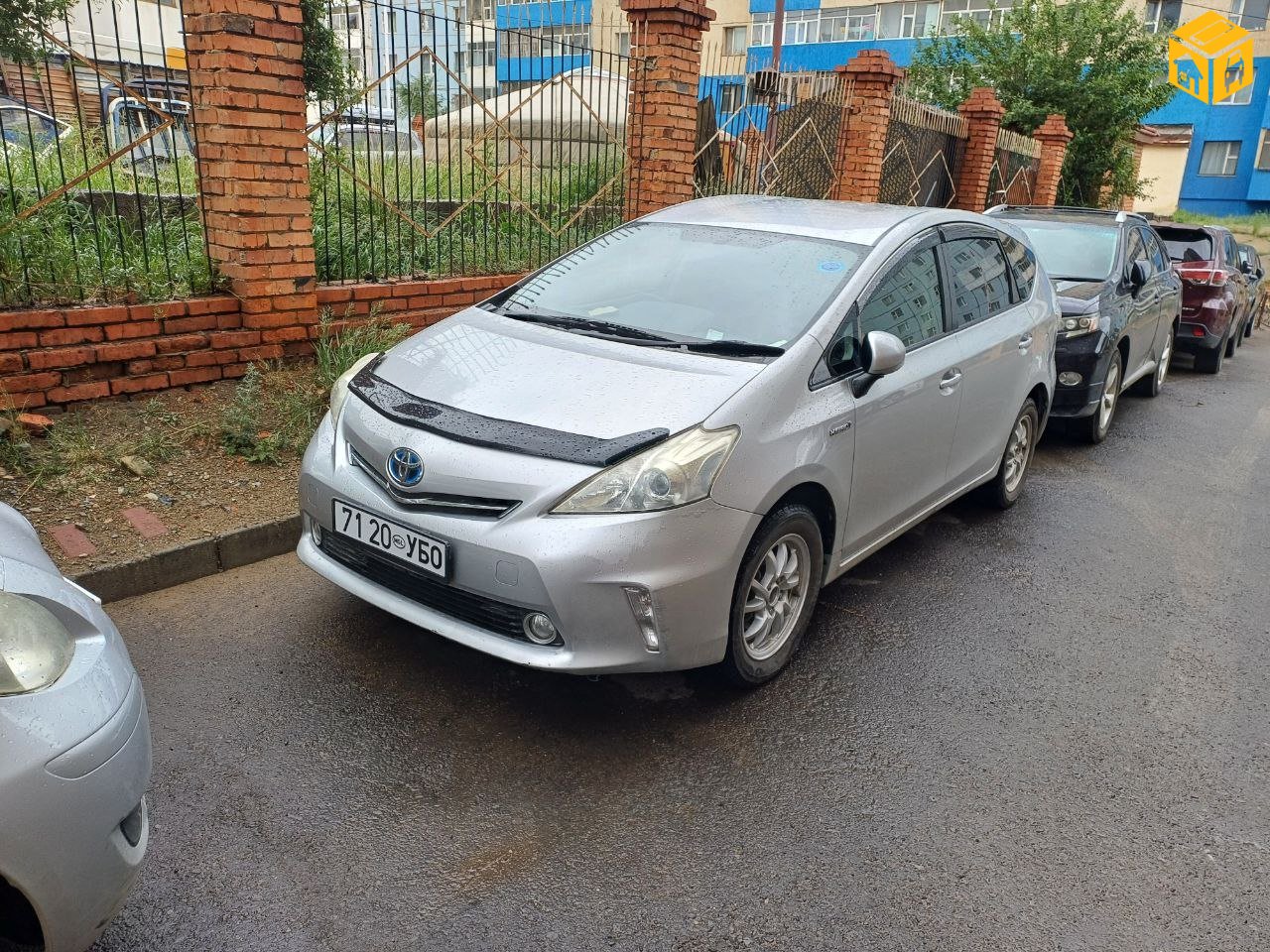 Toyota Prius 40. 41