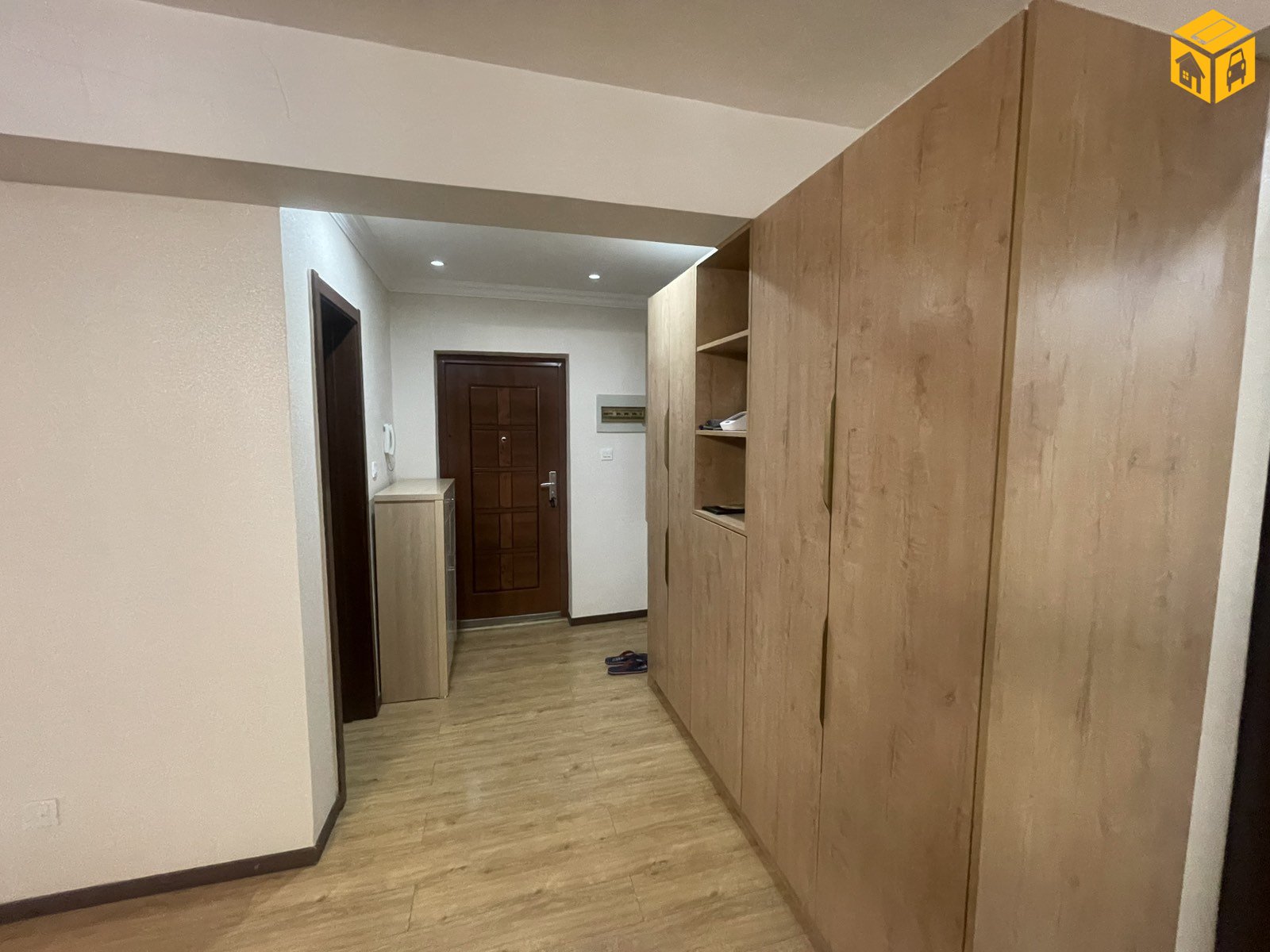 Орон сууц 2 өрөө