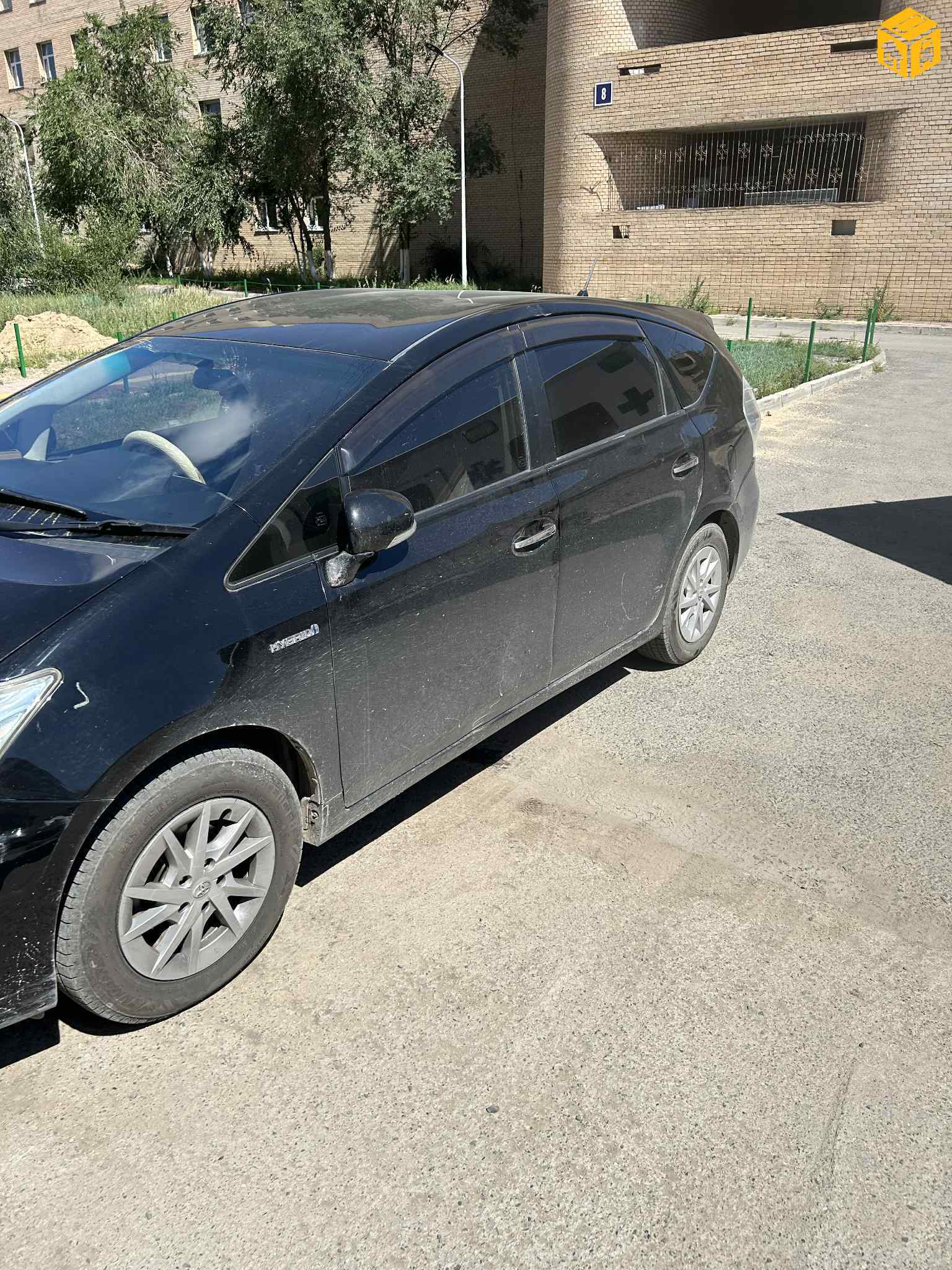 Toyota Prius 40. 41