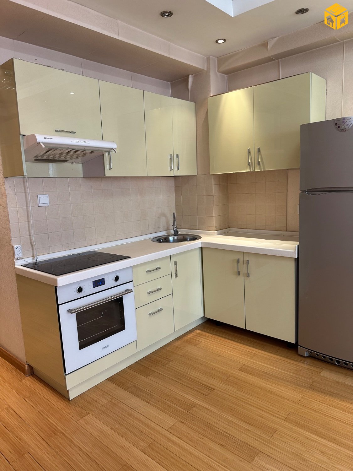 Орон сууц 1 өрөө