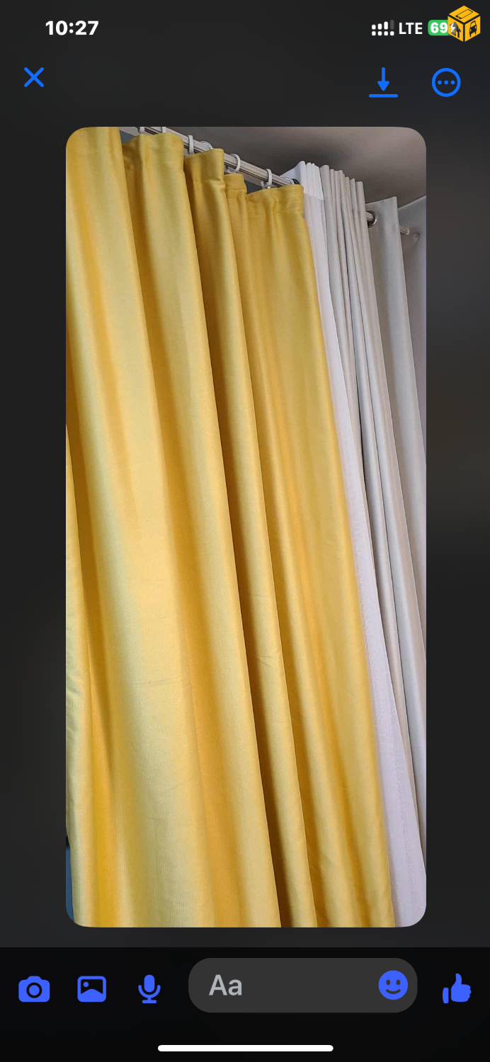 Бэлэн шинэ хөшиг байна