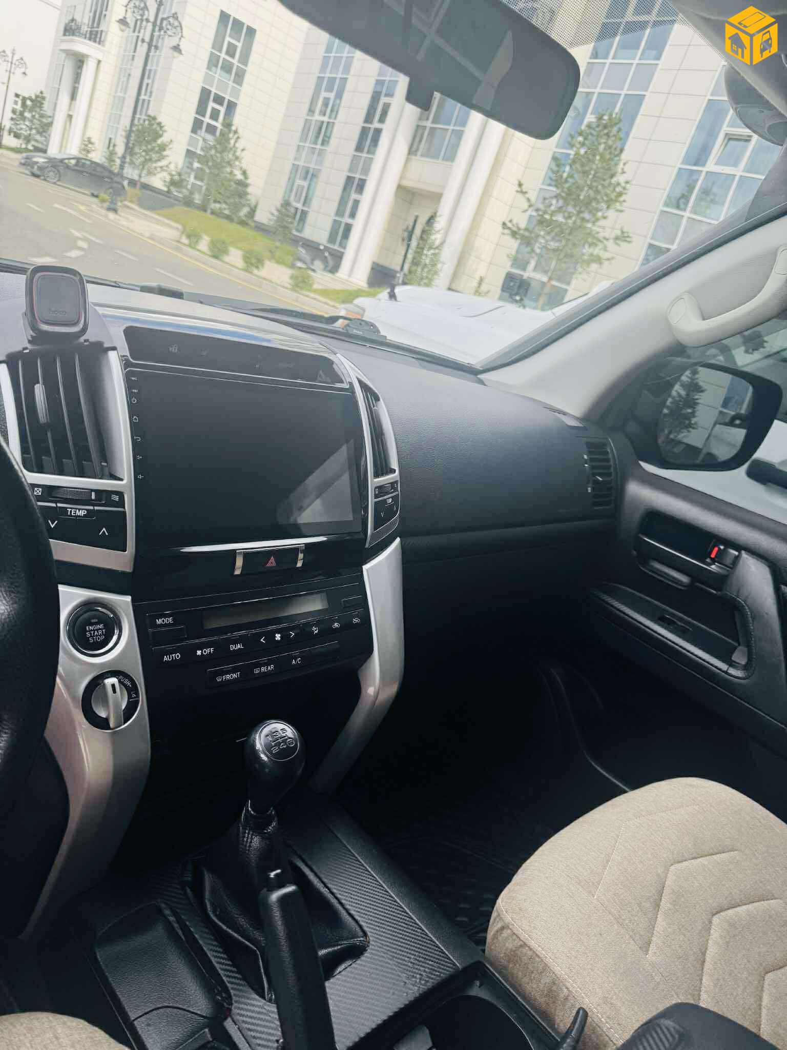 Toyota Landcruiser 200